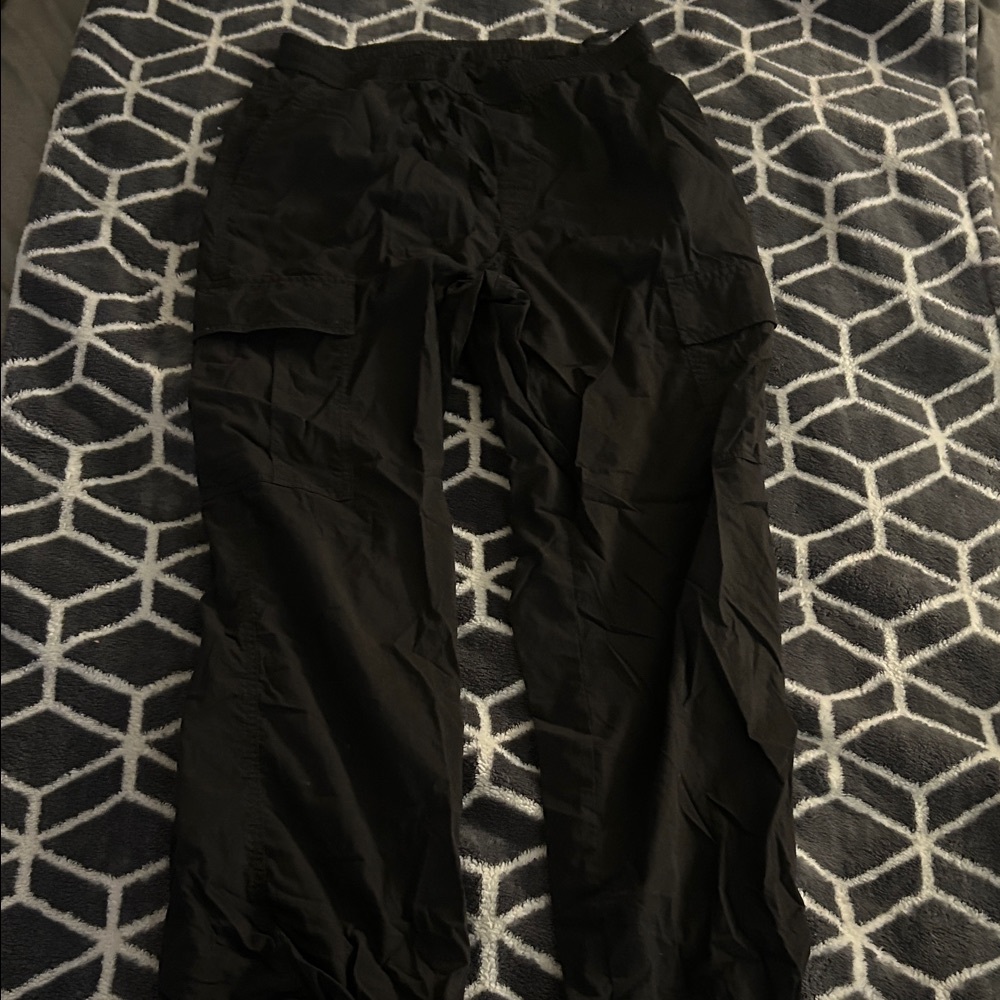 Uniqlo Black Cargo Pants